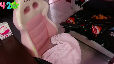 111lucygrim111 online show from February 15, 8:12 pm