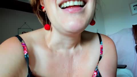 12ennie online show from August 4, 9:37 am