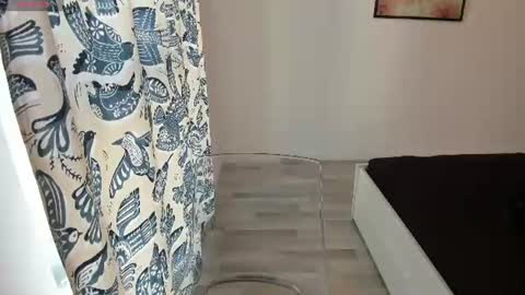18perfecttits online show from June 15, 2:17 pm