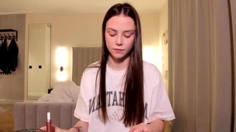 Lily 3 online show from January 10, 8:46 pm