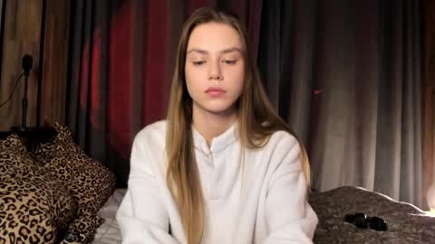 Lily 3 online show from February 28, 10:39 pm