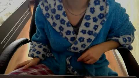 1your_hot_girls online show from February 23, 11:58 am