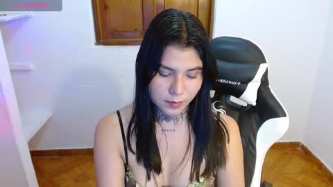 Snapshot of 3rika_gomez chatting on March 4, 1:23 am erika online show from March 4, 1:23 am