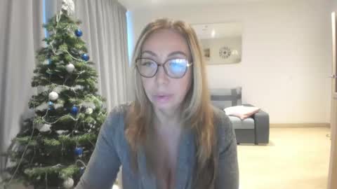 4ollie online show from December 15, 11:15 am