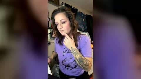 That girl online show from December 21, 11:08 pm