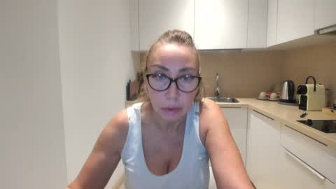 8ciara online show from November 13, 1:21 pm