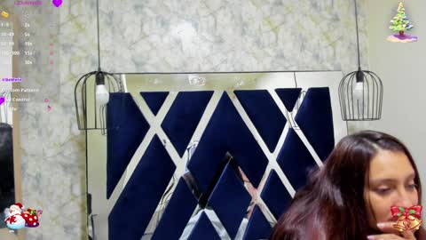 Snapshot of _alaia_collway_ chatting on December 29, 12:01 pm Alaia online show from December 29, 12:01 pm