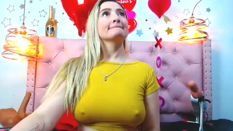 Snapshot of _antonella_11 chatting on February 19, 12:14 am _antonella_11 online show from February 19, 12:14 am