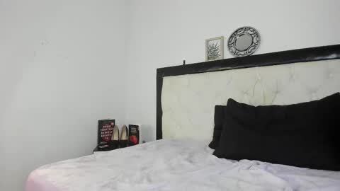 _araanza online show from December 18, 5:56 am