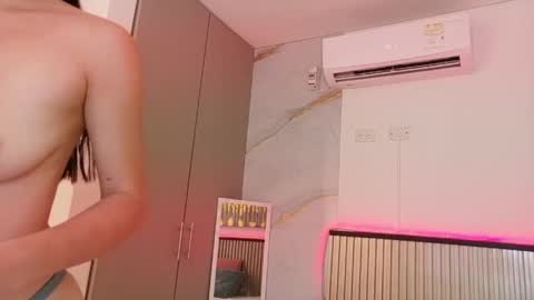 _aria_carter_ online show from May 26, 12:37 pm