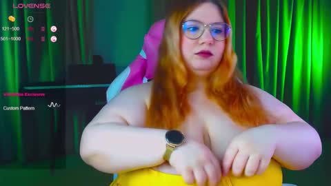 _ariaakashi_ online show from December 21, 8:29 am