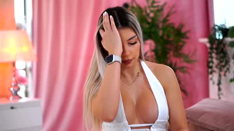 Arielle online show from February 4, 9:49 am