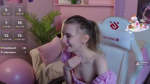 _ash_leyy_ online show from May 24, 1:37 am