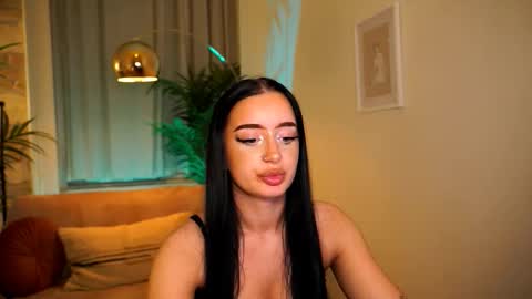 Pearl online show from February 25, 5:44 pm