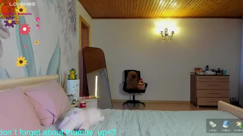 MARYLINPVT OPEN online show from April 22, 1:46 am