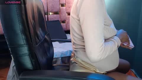 Caroline online show from April 18, 10:29 am