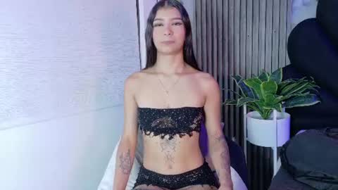 _charlotte_queen_ online show from August 3, 1:17 pm