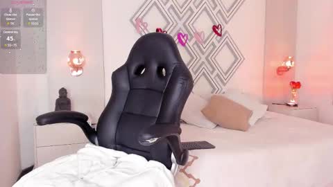     online show from February 12, 7:56 pm
