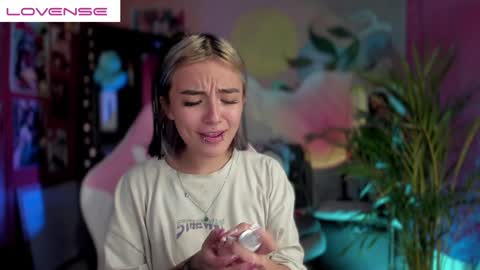 Snapshot of _darkkitty_ chatting on December 29, 3:33 am paula online show from December 29, 3:33 am