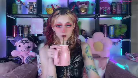Kate online show from June 7, 9:10 pm