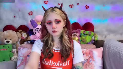 Kate online show from April 22, 6:49 pm