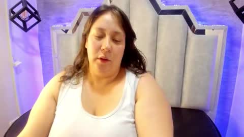 Snapshot of _emily_rosee_ chatting on October 13, 12:19 pm Emily online show from October 13, 12:19 pm