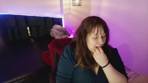 Emily  online show from November 27, 11:24 am