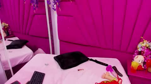 emily  online show from June 4, 3:49 pm