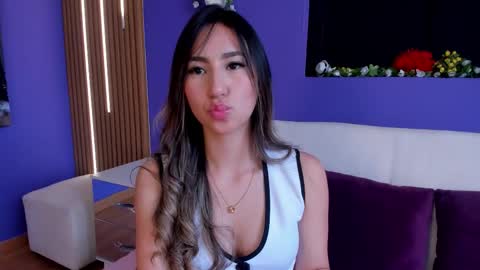 _emmawalka online show from December 2, 7:05 pm