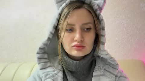  Flora  online show from October 30, 9:05 pm