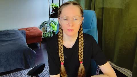 _goldilocks__ online show from November 16, 6:19 pm