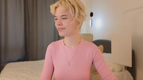 Alisha online show from May 25, 1:10 pm