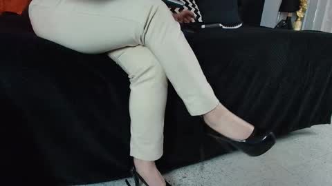 Miss Jade online show from December 18, 11:59 am