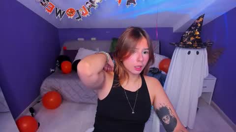 Jasmine online show from November 3, 3:38 pm