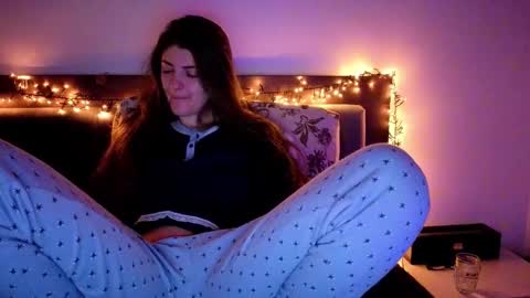 _just_a_simple_girl online show from March 10, 3:21 am