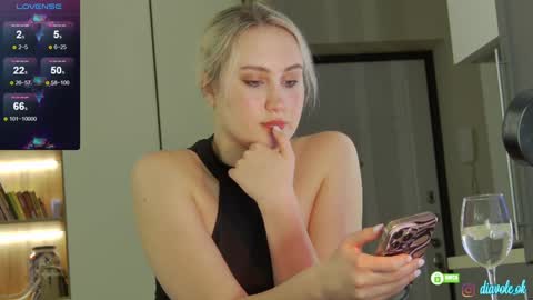 Kate online show from January 3, 4:48 pm