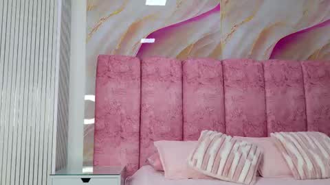 Kendall online show from February 23, 12:04 pm