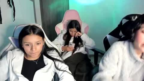 khloe sweet online show from November 19, 11:27 pm