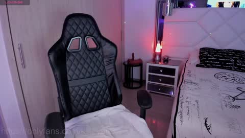 A L E X A online show from January 11, 12:12 am