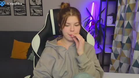 Molly   online show from December 5, 4:34 pm