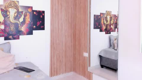 NAILHA SAJANI  online show from October 28, 7:19 pm