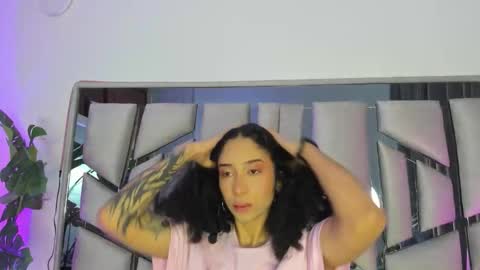 Lanna  online show from February 10, 11:35 am