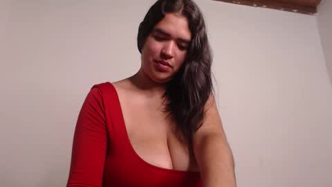 Snapshot of _leslie chatting on October 31, 12:01 am Leslie online show from October 31, 12:01 am