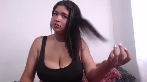 Snapshot of _leslie chatting on March 12, 10:28 pm Leslie online show from March 12, 10:28 pm