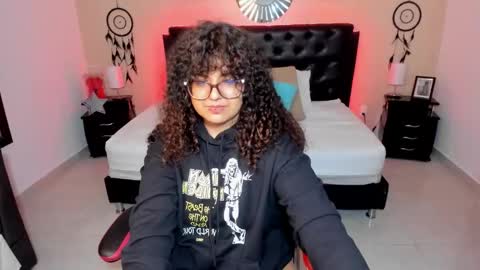 Liily online show from March 13, 8:26 am