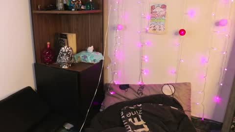 Snapshot of _lucy_white_ chatting on January 13, 2:39 am Lucy online show from January 13, 2:39 am
