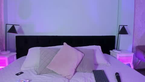 _maccaa_ online show from October 22, 1:05 pm