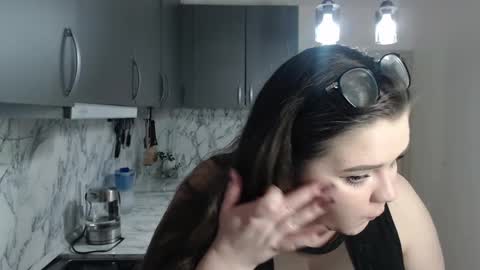 Snapshot of _mamma_mia_ chatting on March 2, 10:23 pm Kate online show from March 2, 10:23 pm