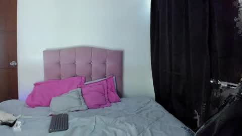 Maria paula online show from April 12, 3:59 pm