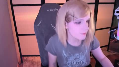 Mariko online show from April 20, 3:04 pm